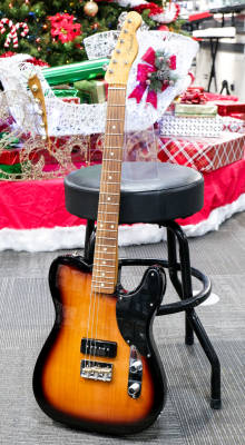 Fender Noventa Telecaster, Pau Ferro Fingerboard - 2-Colour Sunburst